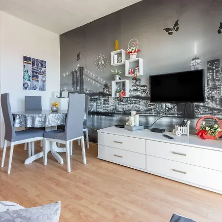 Helles Mit Meerblick, Espressomaschine, Grillbereich, Waschmaschine Appartement Crikvenica